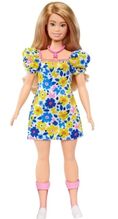 Mattel Barbie Modelka 208 - šaty s modrými a žlutými květinami FBR37