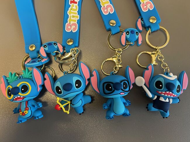 Disney Přívěsek na klíče Stitch modrý Lucky Day 1ks
